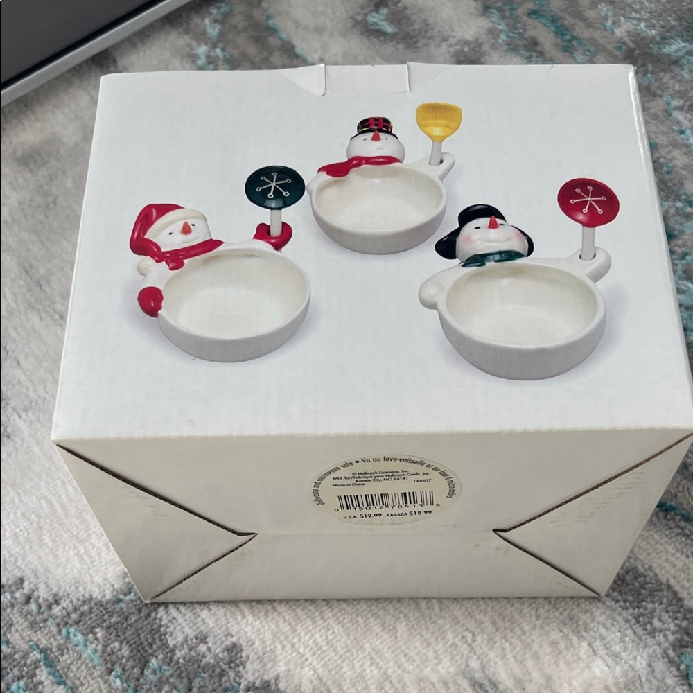 Hallmark Snowman Dinnerware Set - Red, Green, Yellow